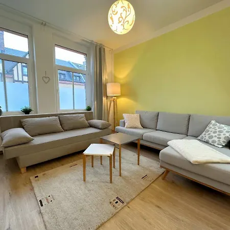 Stilvolle, Charmante Ferienwohnung In דירה